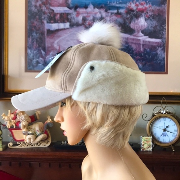 Brand New UGG Genuine Fur Shearling Sheepskin Trapper Cap Hat w/ Pom in Sand - Picture 5 of 16